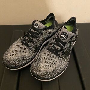 Nike Women's Black and Gray Knit Sneakers